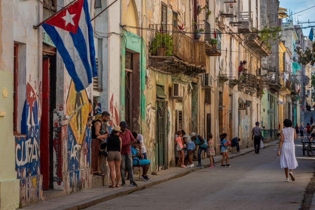 La Habana, entre los cocos y las jineteras